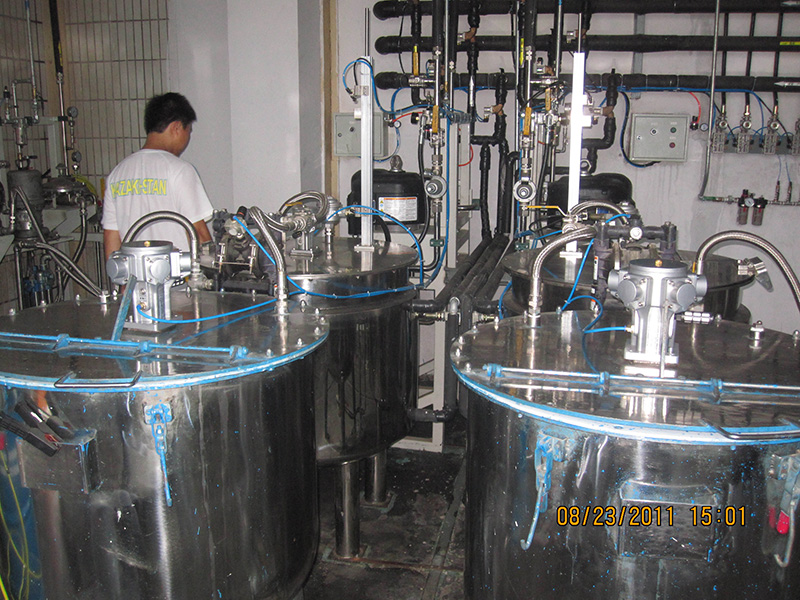 江淮汽车-200L搅拌机-油漆搅拌机现.jpg
